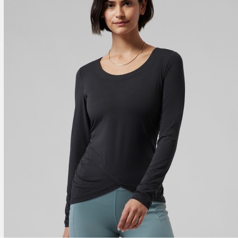 Athleta‎ Passenger Top Black Faux Wrap size XS Petite style 987300